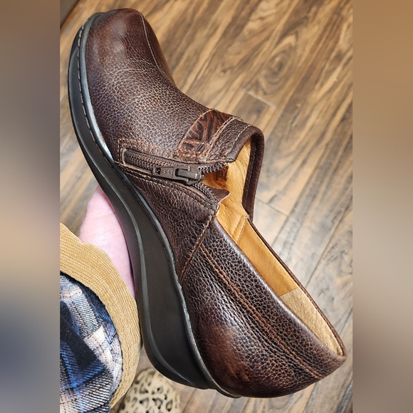 NURTURE Malone Dark Brown Mules Slip On Clogs Sz 7 1/2M - Picture 16 of 16